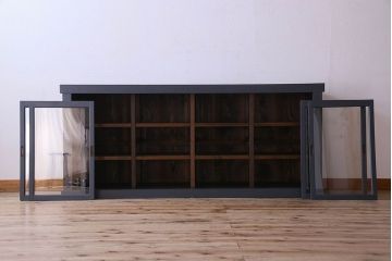 ペイント家具　シックなカラーが素敵な四面引き戸の収納棚(戸棚、食器棚)