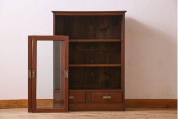 レトロ家具　和製アンティーク　レトロな雰囲気が魅力的な小振りな本箱(収納棚、ブックケース)