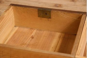 レトロ家具　和製アンティーク　レトロな雰囲気が魅力的な小振りな本箱(収納棚、ブックケース)