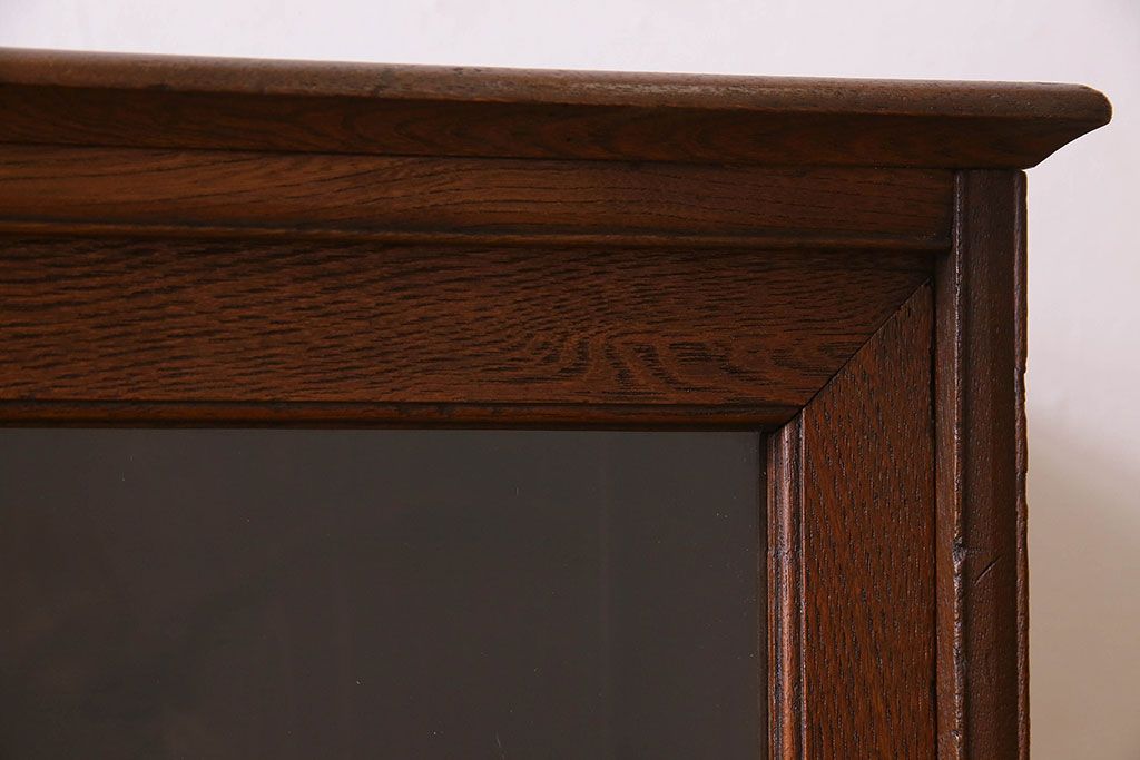 レトロ家具　和製アンティーク　レトロな雰囲気が魅力的な小振りな本箱(収納棚、ブックケース)