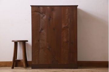 レトロ家具　和製アンティーク　レトロな雰囲気が魅力的な小振りな本箱(収納棚、ブックケース)