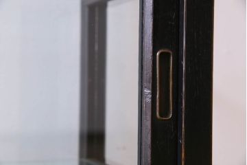 アンティーク家具　和製アンティーク　古いたばこ屋で使われていた薄型ショーケース(ガラスケース、収納棚、陳列棚)