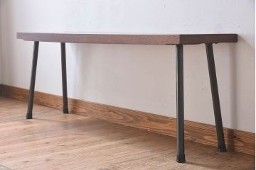 アンティーク家具　和製アンティーク　栗材一枚板　古材の質感が味わい深い鉄脚ベンチ(長椅子、アイアンベンチ、ローテーブル、作業台、飾り台)