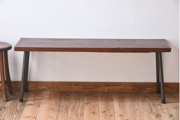 アンティーク家具　和製アンティーク　栗材一枚板　古材の質感が味わい深い鉄脚ベンチ(長椅子、アイアンベンチ、ローテーブル、作業台、飾り台)