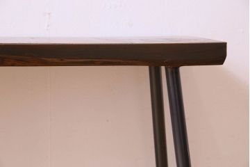 アンティーク家具　和製アンティーク　栗材一枚板　古い木の質感が味わい深い鉄脚ベンチ(アイアンベンチ、ローテーブル、作業台、飾り台)