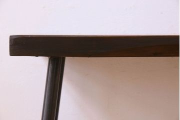 アンティーク家具　和製アンティーク　栗材一枚板　古い木の質感が味わい深い鉄脚ベンチ(アイアンベンチ、ローテーブル、作業台、飾り台)