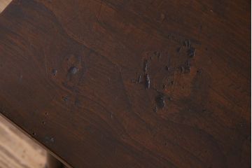 アンティーク家具　和製アンティーク　栗材一枚板　古い木の質感が味わい深い鉄脚ベンチ(アイアンベンチ、ローテーブル、作業台、飾り台)