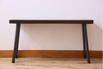 アンティーク家具　和製アンティーク　栗材一枚板　古い木の質感が味わい深い鉄脚ベンチ(アイアンベンチ、ローテーブル、作業台、飾り台)