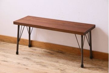 レトロ家具　昭和レトロ　古いラワン材の質感が味わい深い鉄脚ベンチ(アイアンベンチ、ローテーブル、作業台、花台)