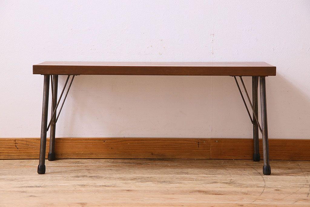 レトロ家具　昭和レトロ　古いラワン材の質感が味わい深い鉄脚ベンチ(アイアンベンチ、ローテーブル、作業台、花台)