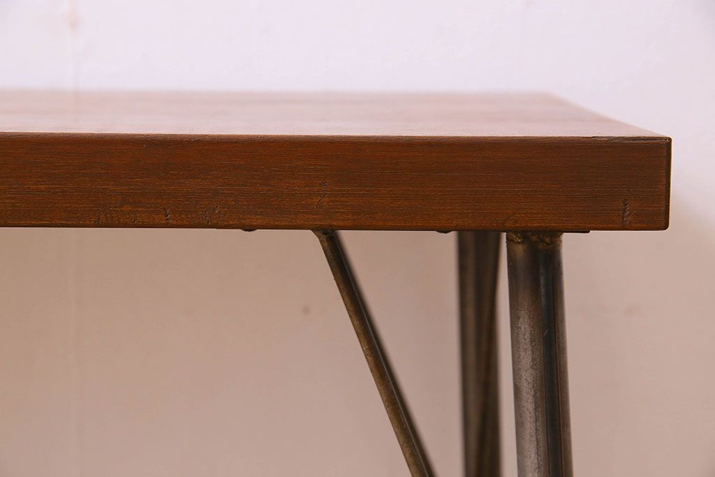 レトロ家具　昭和レトロ　古いラワン材の質感が味わい深い鉄脚ベンチ(アイアンベンチ、ローテーブル、作業台、花台)