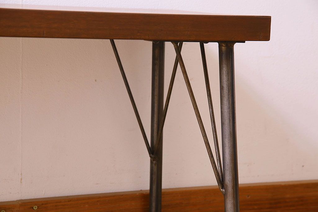 レトロ家具　昭和レトロ　古いラワン材の質感が味わい深い鉄脚ベンチ(アイアンベンチ、ローテーブル、作業台、花台)