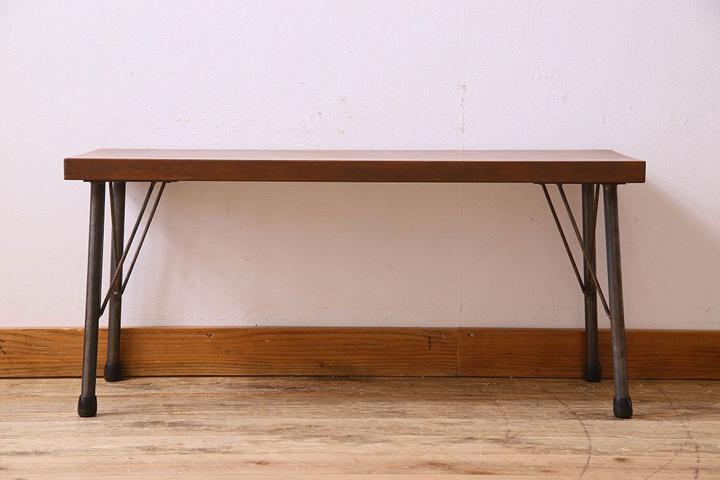 レトロ家具　昭和レトロ　古いラワン材の質感が味わい深い鉄脚ベンチ(アイアンベンチ、ローテーブル、作業台、花台)