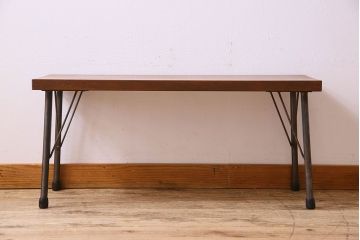 レトロ家具　昭和レトロ　古いラワン材の質感が味わい深い鉄脚ベンチ(アイアンベンチ、ローテーブル、作業台、花台)