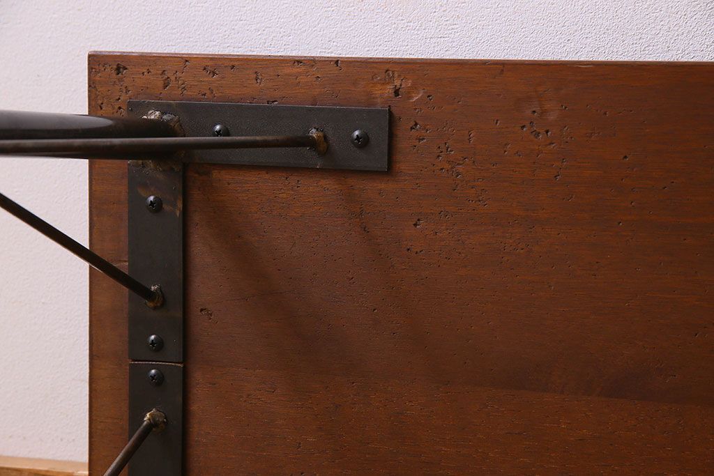 レトロ家具　昭和レトロ　古いラワン材の質感が味わい深い鉄脚ベンチ(アイアンベンチ、ローテーブル、作業台、花台)
