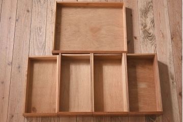 レトロ家具　昭和レトロ　古い木製のシンプルな片袖机(ワークデスク、在宅ワーク、在宅用、学習机)