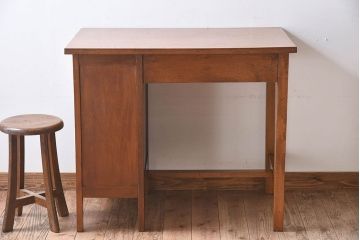 レトロ家具　昭和レトロ　古い木製のシンプルな片袖机(ワークデスク、在宅ワーク、在宅用、学習机)