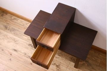 アンティーク雑貨　古民芸　使い込まれた質感が味わい深い小引き出し(裁縫箱、小物入れ、小物収納)