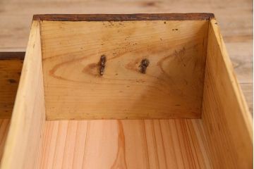 アンティーク雑貨　古民芸　使い込まれた質感が味わい深い小引き出し(裁縫箱、小物入れ、小物収納)
