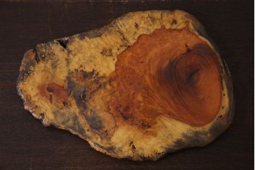 アンティーク雑貨　古民具・骨董　ビンテージ　花梨材製の花台(飾り台、カリン材)