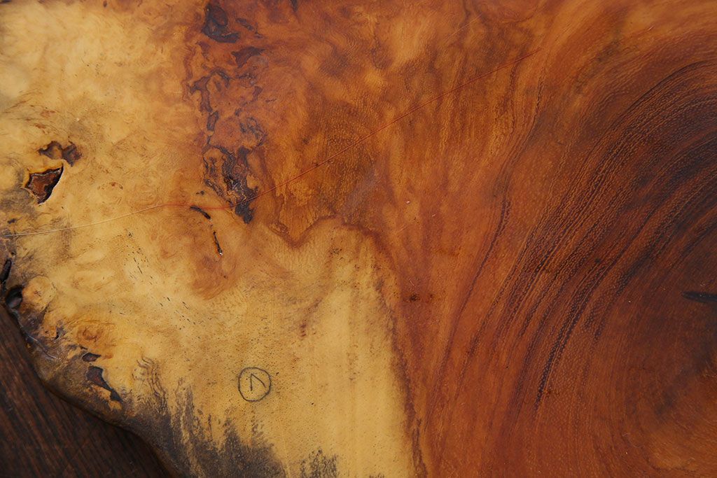 アンティーク雑貨　古民具・骨董　ビンテージ　花梨材製の花台(飾り台、カリン材)