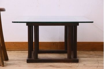 アンティーク家具 和製アンティーク ガラス天板付き!古いこたつやぐらのセンターテーブル(座卓、飾り台)