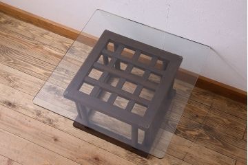 アンティーク家具 和製アンティーク ガラス天板付き!古いこたつやぐらのセンターテーブル(座卓、飾り台)