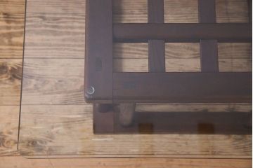 アンティーク家具 和製アンティーク ガラス天板付き!古いこたつやぐらのセンターテーブル(座卓、飾り台)