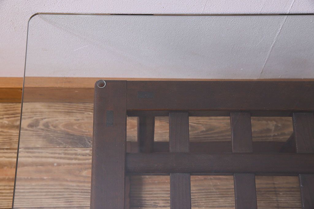 アンティーク家具 和製アンティーク ガラス天板付き!古いこたつやぐらのセンターテーブル(座卓、飾り台)