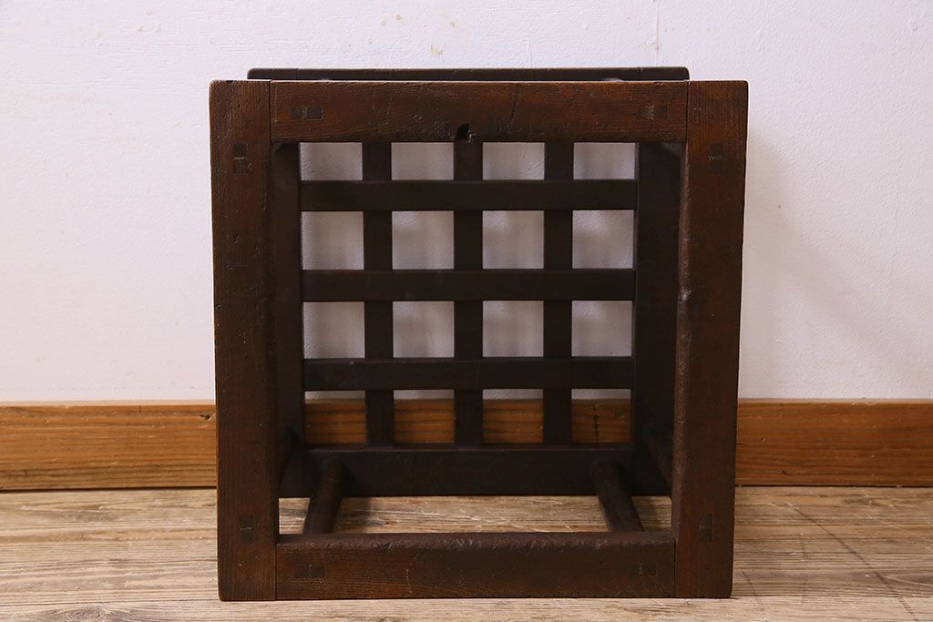 アンティーク家具 和製アンティーク ガラス天板付き!古いこたつやぐらのセンターテーブル(座卓、飾り台)