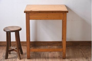 ヴィンテージ家具　イギリスビンテージ　ビーチ材　明るい色味が魅力的な折り畳みデスク(机、在宅ワーク、在宅用作業台)