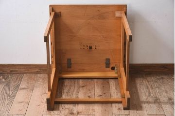ヴィンテージ家具　イギリスビンテージ　ビーチ材　明るい色味が魅力的な折り畳みデスク(机、在宅ワーク、在宅用作業台)
