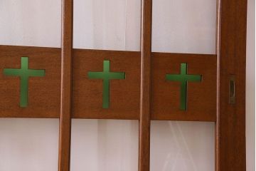 【H様ご成約済み・ご決済用】昭和レトロ　特大　色ガラス入り!教会で使われていたガラス引き戸(ガラス戸)2枚セット