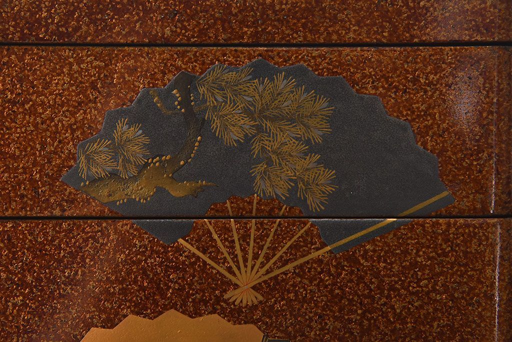 古民具・骨董　木製　梨地に扇蒔絵の四段重箱(外箱付き)