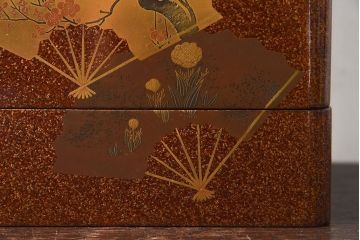 古民具・骨董　木製　梨地に扇蒔絵の四段重箱(外箱付き)