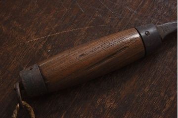 アンティーク雑貨　古民具・骨董　馬鈴付き　古い鉄の質感が味のある蔵戸の鉤(1)