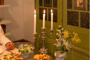 アンティーク雑貨　イギリスアンティーク　IANTHE社製　お洒落なキャンドルスタンド(ろうそく立て)