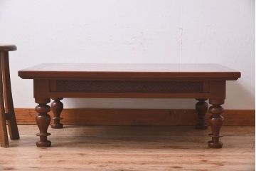 アンティーク家具　和製アンティーク　総ケヤキ材　美しい彫りが魅力的な座卓(テーブル)