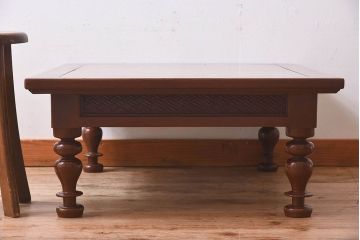 アンティーク家具　和製アンティーク　総ケヤキ材　美しい彫りが魅力的な座卓(テーブル)