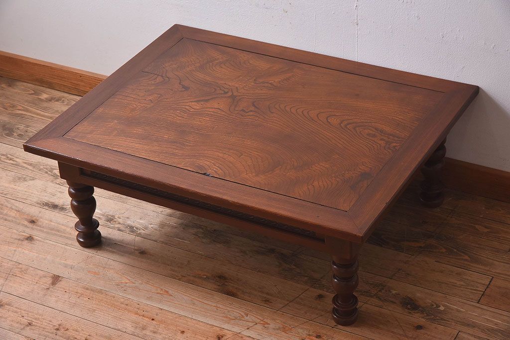 アンティーク家具　和製アンティーク　総ケヤキ材　美しい彫りが魅力的な座卓(テーブル)