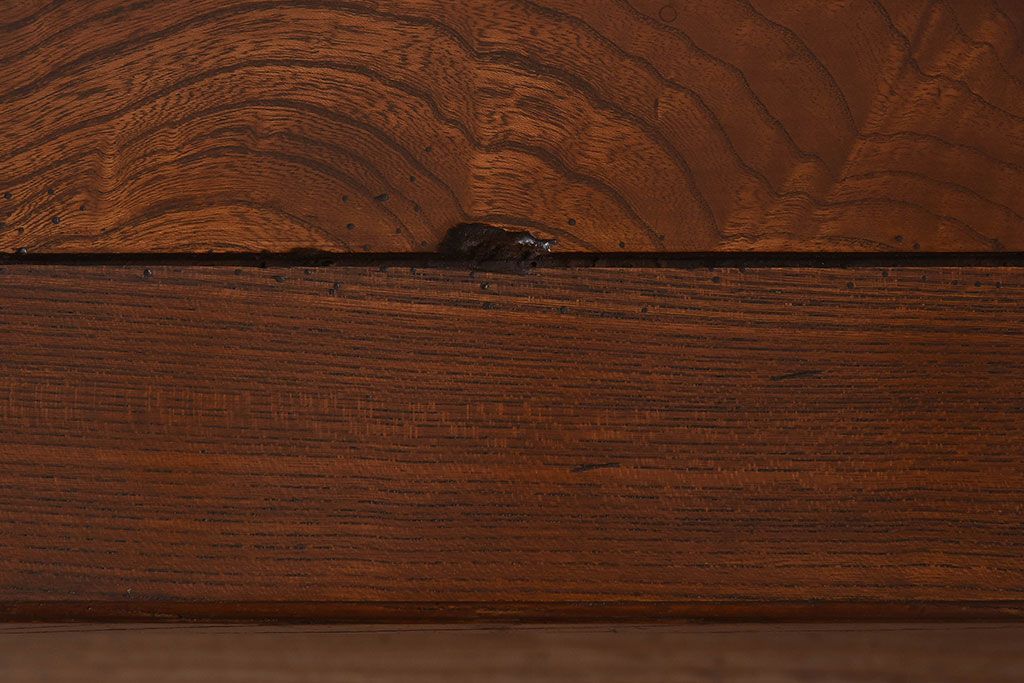 アンティーク家具　和製アンティーク　総ケヤキ材　美しい彫りが魅力的な座卓(テーブル)