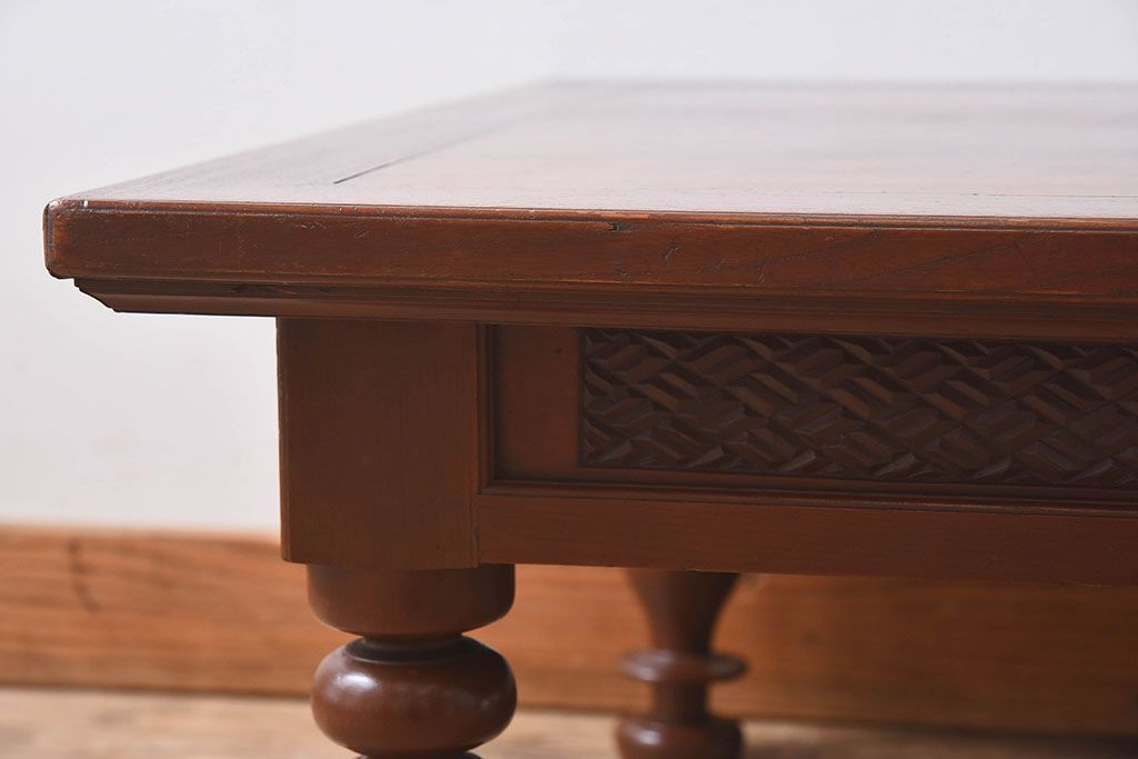 アンティーク家具　和製アンティーク　総ケヤキ材　美しい彫りが魅力的な座卓(テーブル)