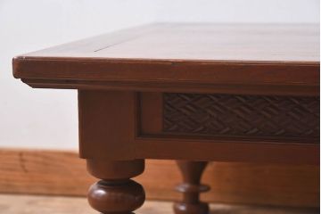 アンティーク家具　和製アンティーク　総ケヤキ材　美しい彫りが魅力的な座卓(テーブル)