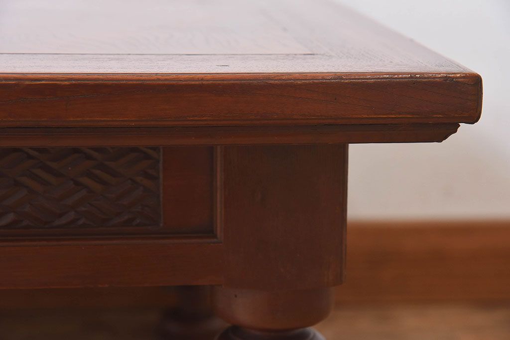 アンティーク家具　和製アンティーク　総ケヤキ材　美しい彫りが魅力的な座卓(テーブル)