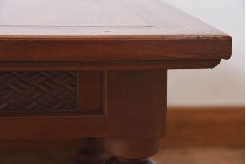 アンティーク家具　和製アンティーク　総ケヤキ材　美しい彫りが魅力的な座卓(テーブル)