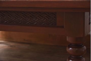 アンティーク家具　和製アンティーク　総ケヤキ材　美しい彫りが魅力的な座卓(テーブル)