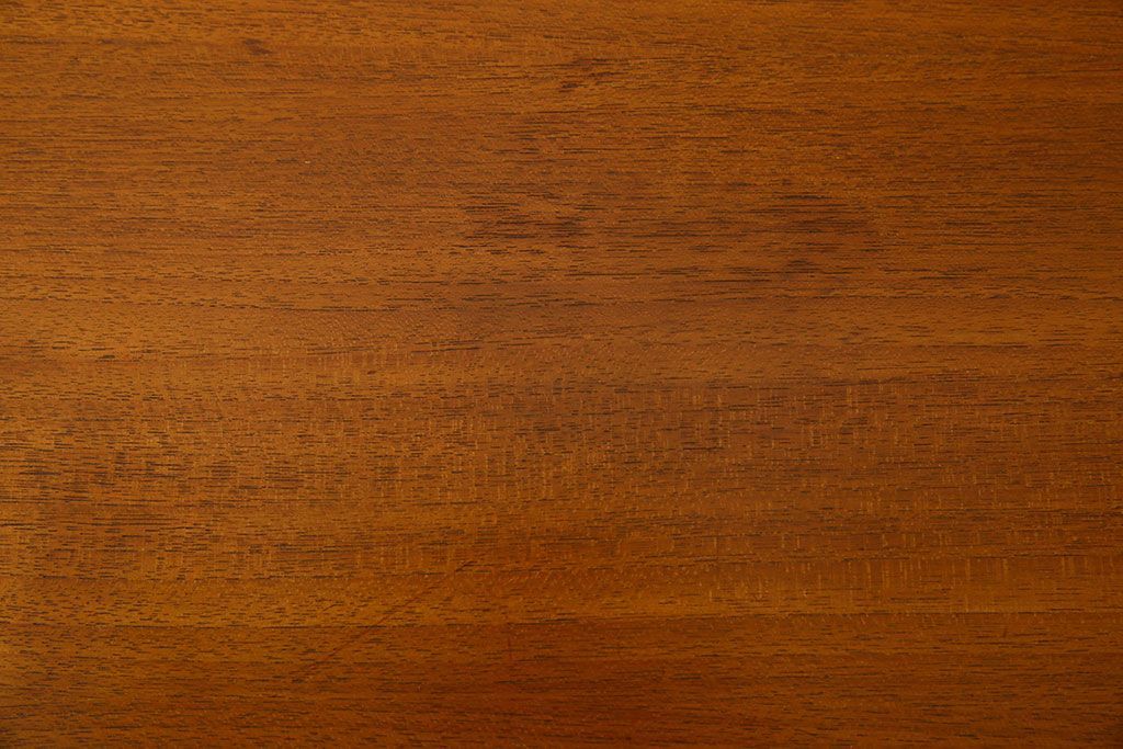 北欧家具　ビンテージ　チーク材　美しいフォルムのサイドボード(ローボード)