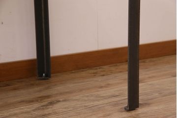 アンティーク家具　和製アンティーク　ケヤキ材　天板一枚板の鉄脚テーブル(ダイニングテーブル、作業台、アイアンテーブル)