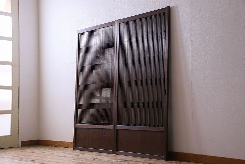 古民具・骨董　裏ガラス入り　古い木のアンティーク格子戸2枚セット