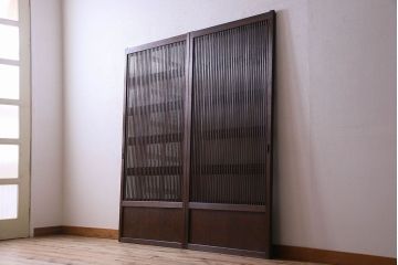 古民具・骨董　裏ガラス入り　古い木のアンティーク格子戸2枚セット